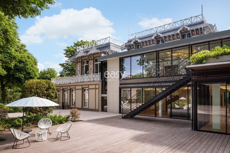 Filming locations available for rent in the metropolitan area of Paris Île-de-France region